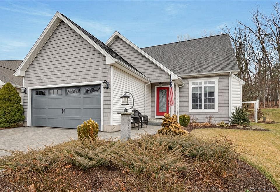 1st image of 82 Lenox Dr