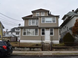 300-302 Bronx Ave, Bridgeport, CT 06606