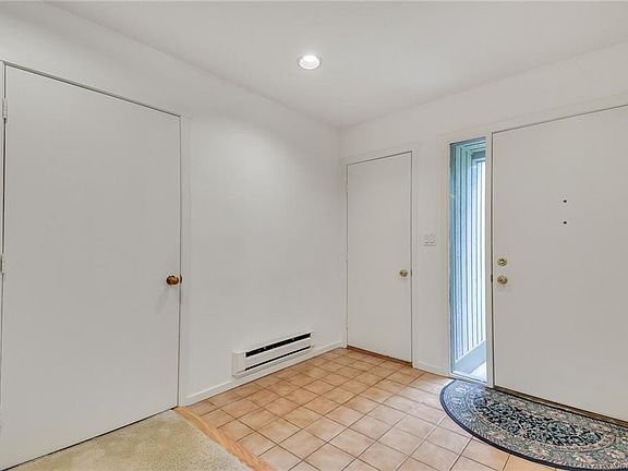 3rd image of 510A Heritage Hls #A