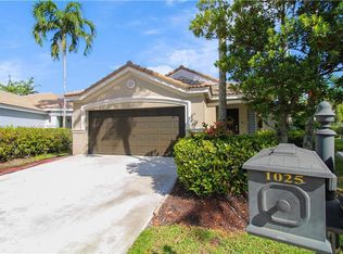 1025 Bamboo Ln, Weston, FL 33327