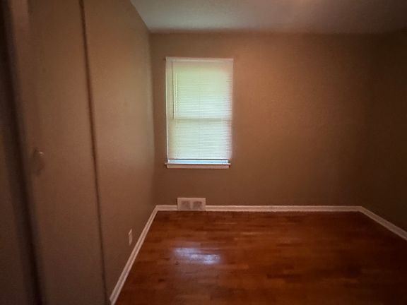 5th image of 3314 Sherwood Dr
