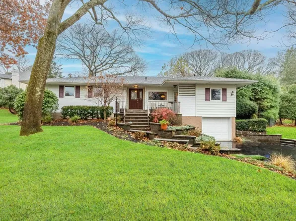 2 Landing Lane, Port Jefferson, NY 11777