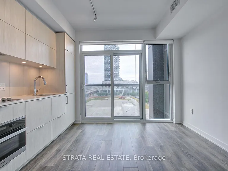 20 Richardson St #506 — Photo 5