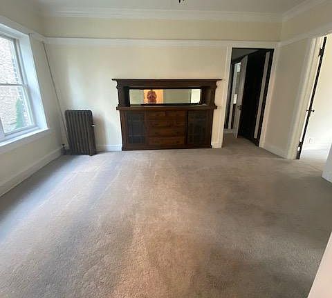 3rd image of 2544 W Gunnison St #1