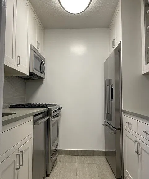 166 E 34th St #912 — Photo 5