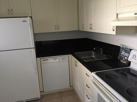 4th image of 8650 SW 109th Ave #3102
