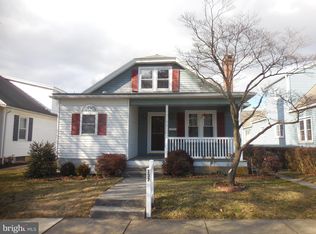 137 E Chestnut St, Cleona, PA 17042
