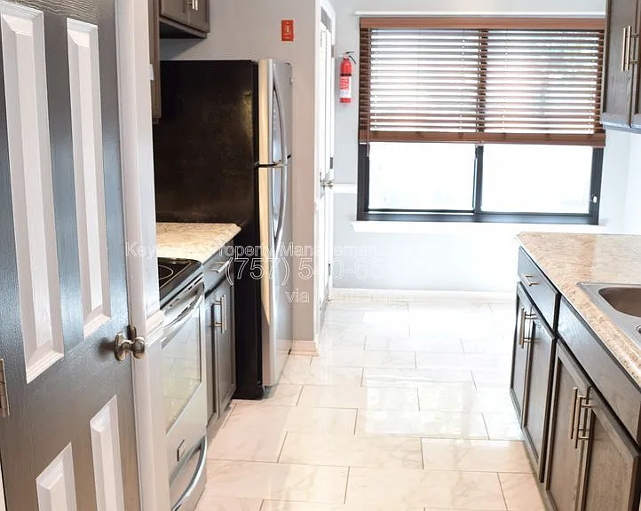 826 Maywood Cir — Photo 11