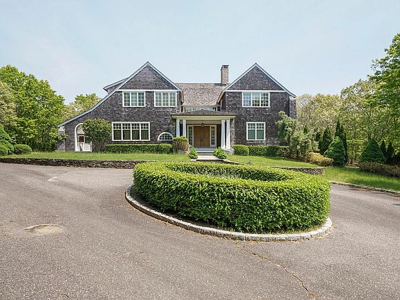 2nd image of 19 Southampton Hills Ct