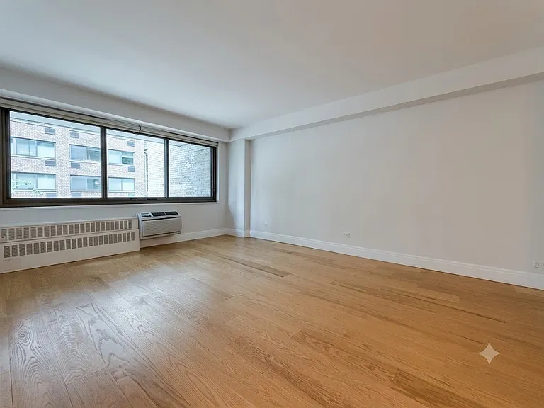 135 W 96th St #2B — Photo 4