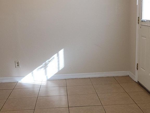 5th image of 5908 Tejas Dr