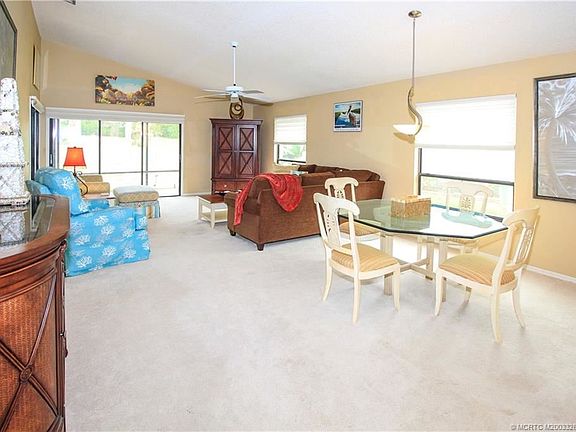 3rd image of 6804 SE Bunker Hill Dr