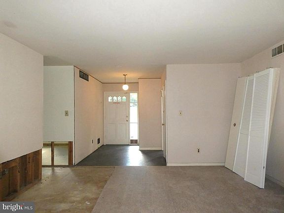 5th image of 1336 Hickory Springs Cir