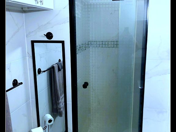 5th image of 425 Ena Rd APT 208C