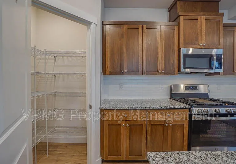 6921 NE 16th Ave — Photo 15