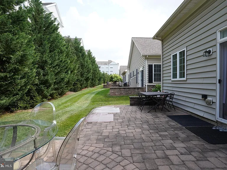20779 Crescent Pointe Pl — Photo 35