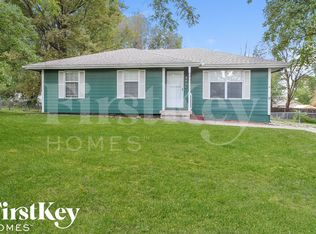 308 Oak St W, Greenwood, MO 64034