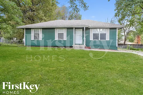 308 Oak St W Photo 1