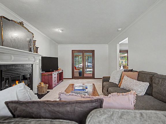4th image of 2274 Stowevalley Dr SE