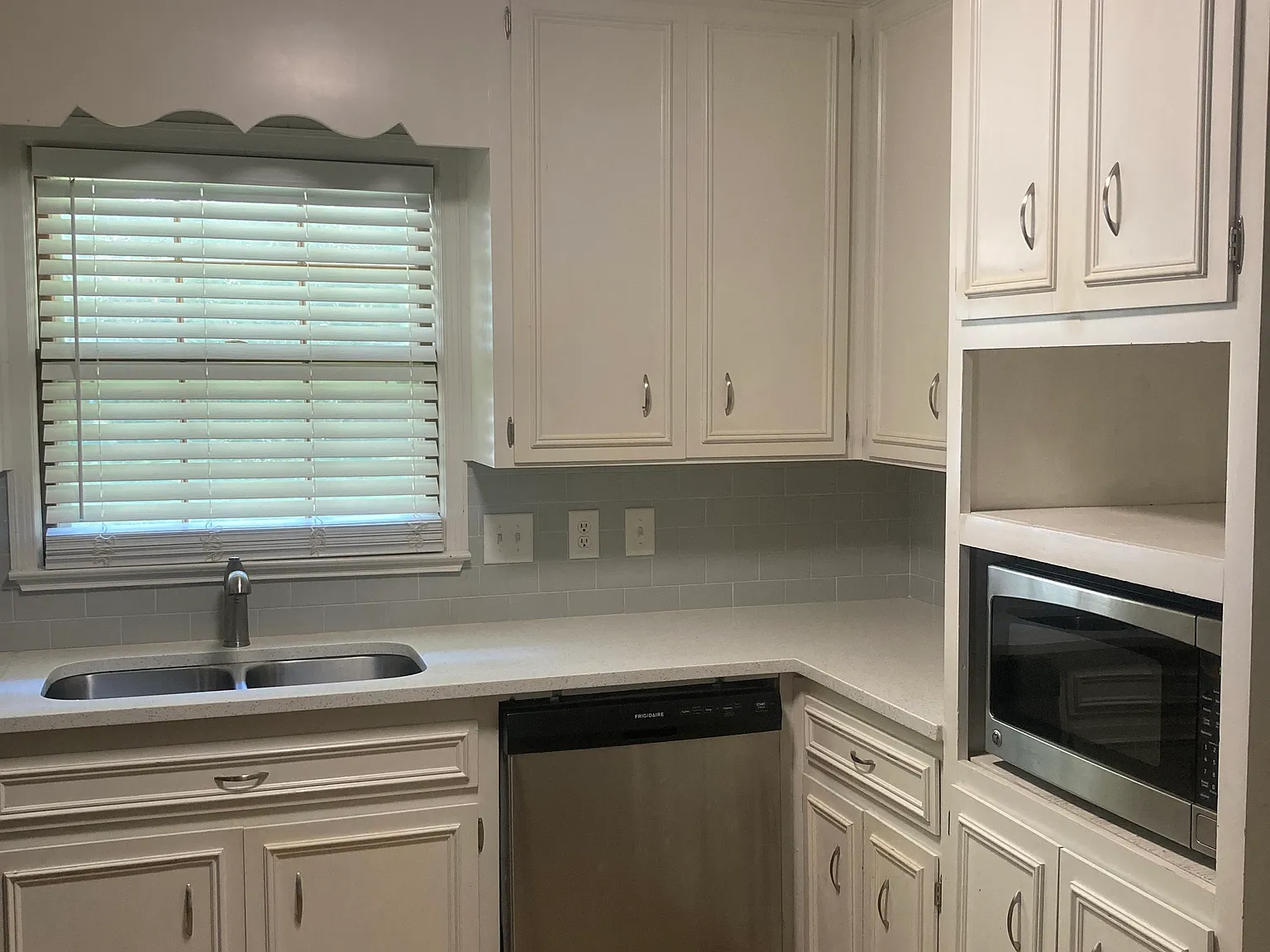 3 bed, 1622 sqft, $1,615 — Photo 3