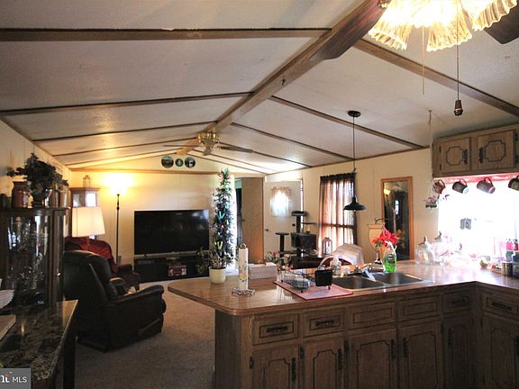 4th image of 4013 Bradley Cir