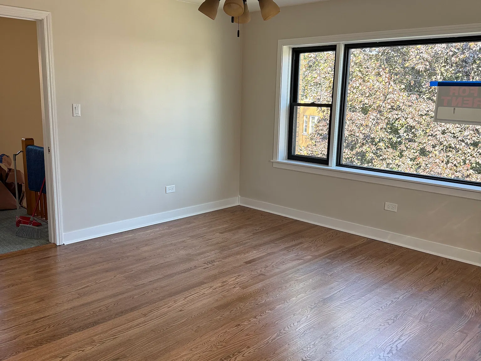 2122 Euclid Ave — Photo 3