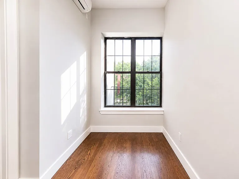 462 Central Ave #3B — Photo 2