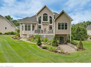 15 Stonegate Cir #15, Cheshire, CT 06410