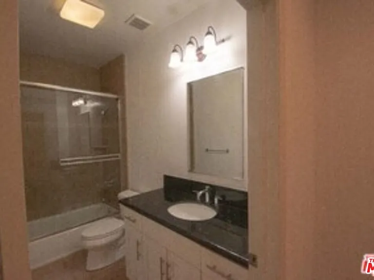 4428 Fulton Ave #103 — Photo 25