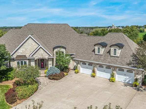 W7358 W Spencer Rd, Appleton, WI 54914