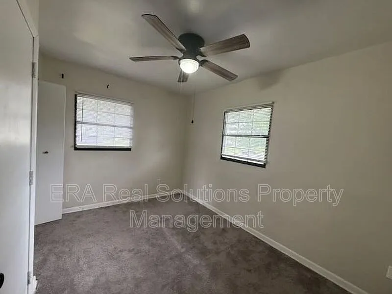 2 bed, 1.0 bath, $1,100 — Photo 4