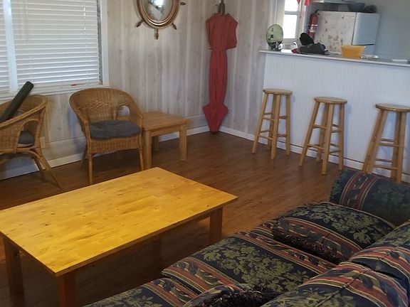 2nd image of 227 Detenbeck Ave