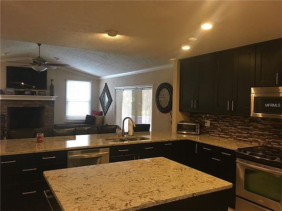 3rd image of 16208 Oakmanor Dr