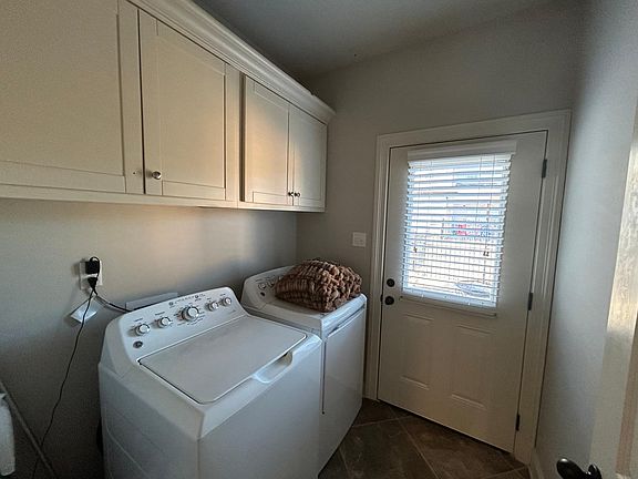 5th image of 103 Farm View Dr #208