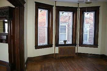 4th image of 136 E North Ave