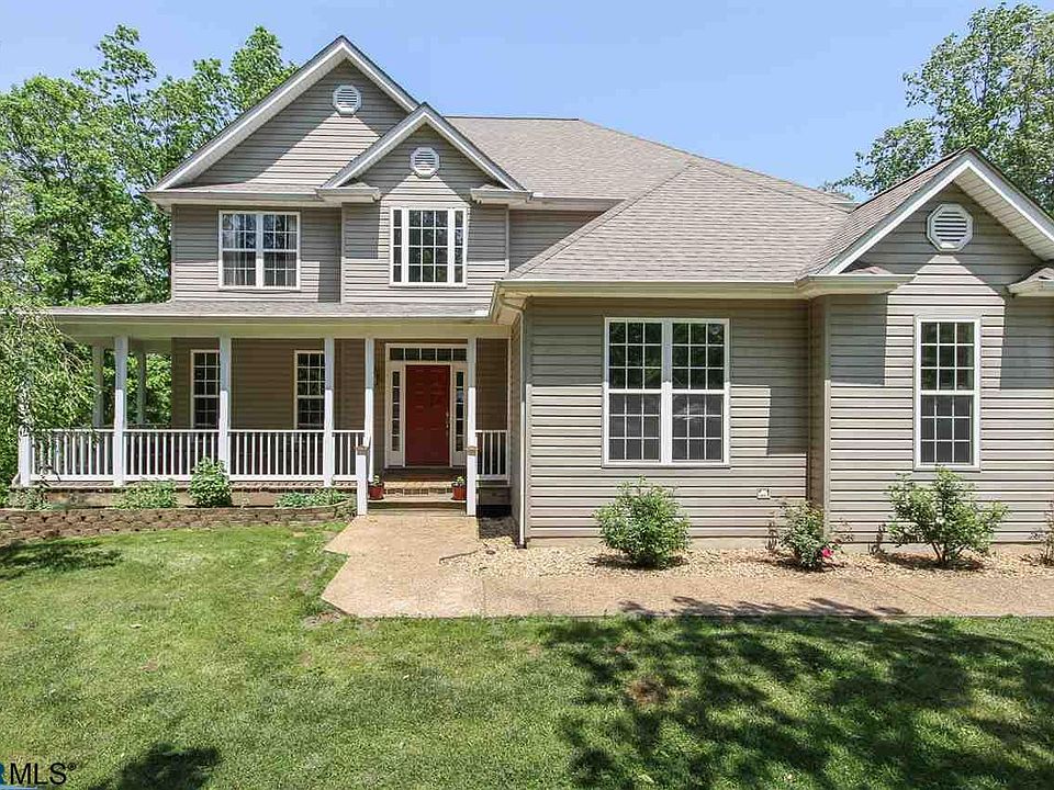 1st image of 409 River Run Dr