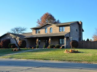 3400 Barrett Xing, Swansea, IL 62226