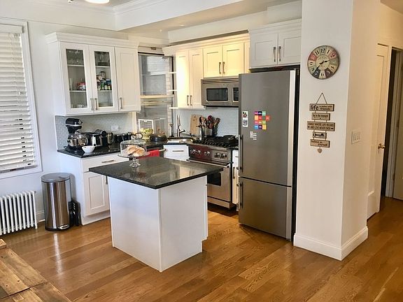 5th image of 240 W 98th St APT 5H