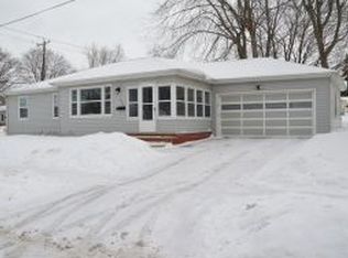 405 S Washington St, De Pere, WI 54115