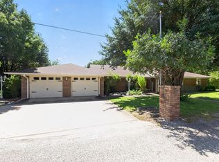 623 S Harbor Ct, Granbury, TX 76048