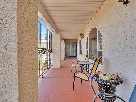 5th image of 1512 La Tuna Pl SE