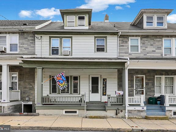 3rd image of 43 E Walnut St