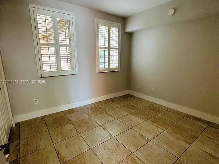 140 Meridian Ave #314 — Photo 33