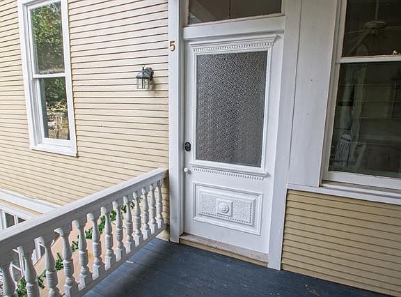 4th image of 625 Pine St APT 5