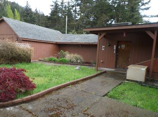 351 16th St, Port Orford, OR 97465