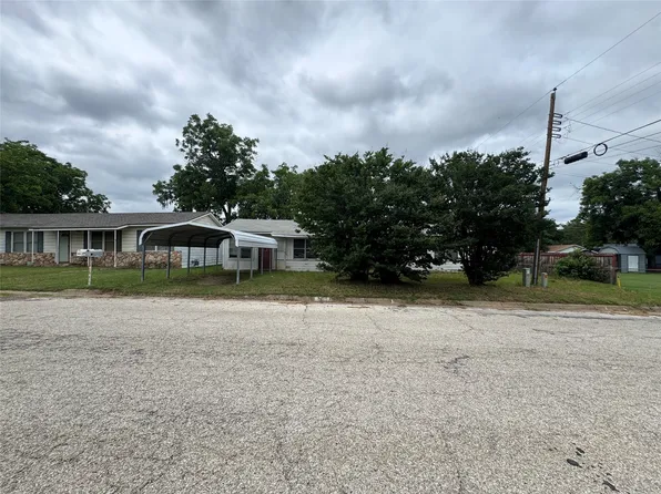 1429 Remington St, Graham, TX 76450