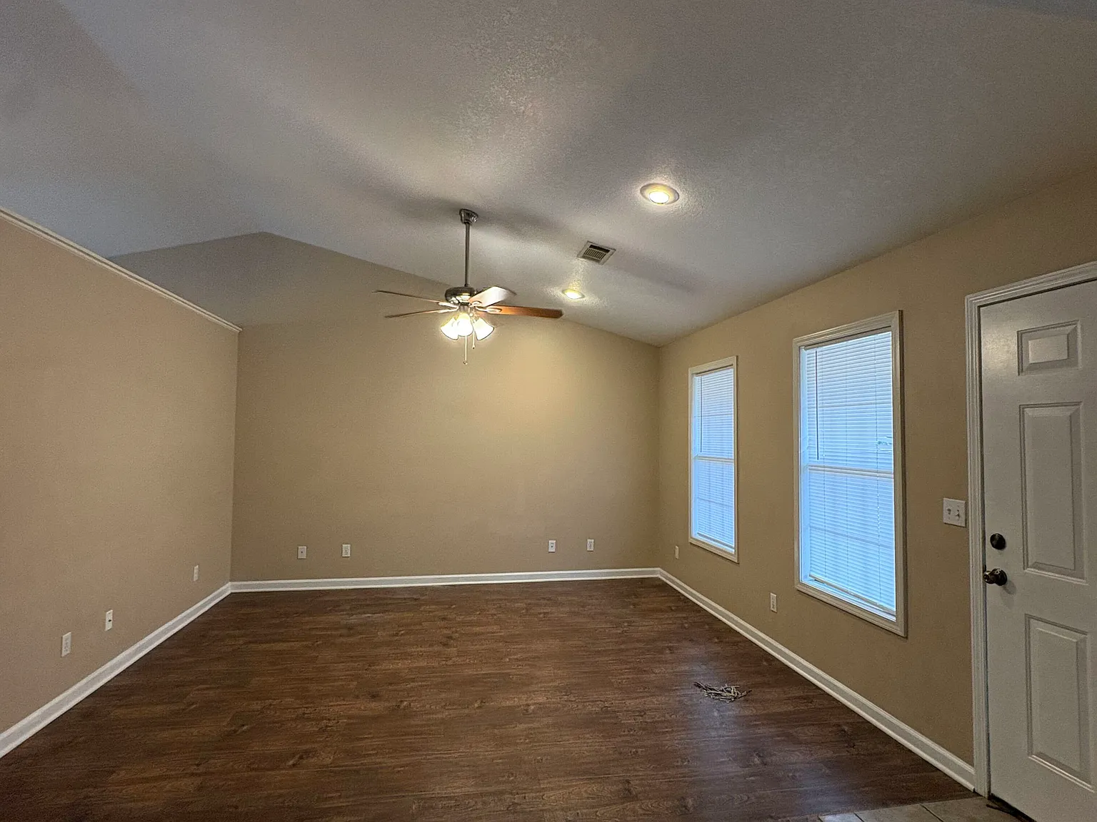 1 bed, $750 — Photo 3