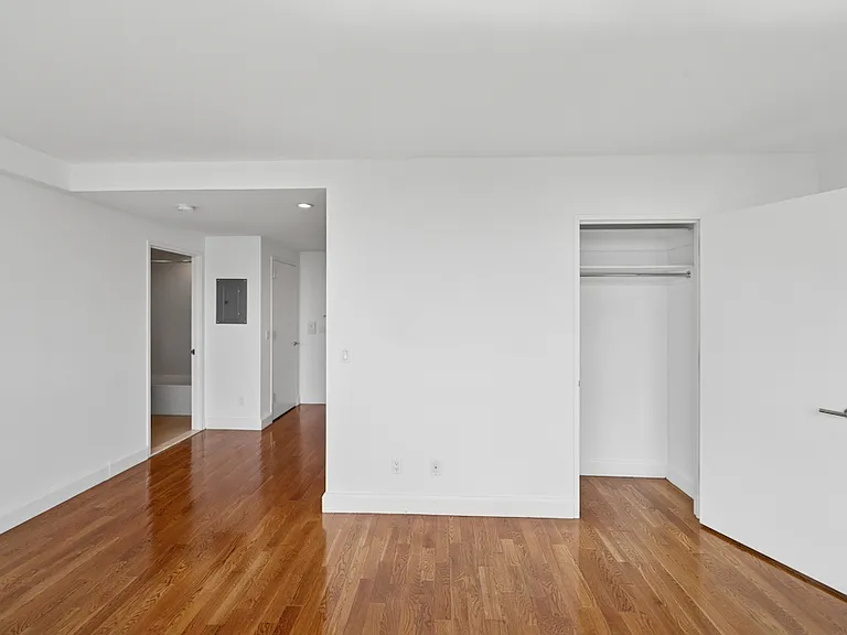 225 Schermerhorn St #27D — Photo 3