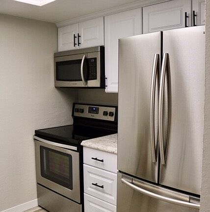 3rd image of 921 11th Avenue NW