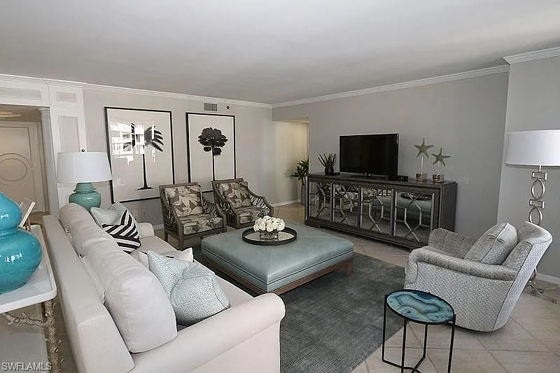 2 bed, 2.0 bath, 2101 sqft, $22,500 — Photo 2